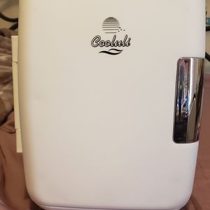 Mini fridge